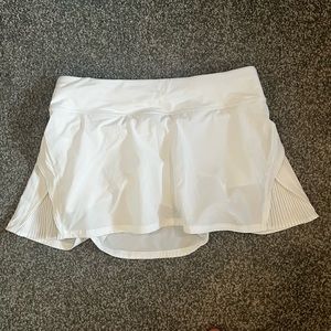 LULULEMON court rival skirt in white